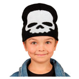 Child wearing the skull knitted beanie hat
